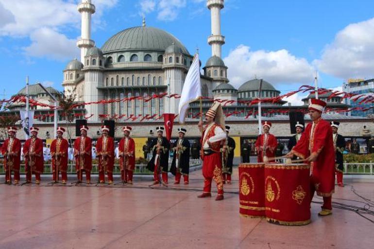 İstanbulun Kurtuluşunun 99. yıl dönümünde Taksimde tören düzenlendi