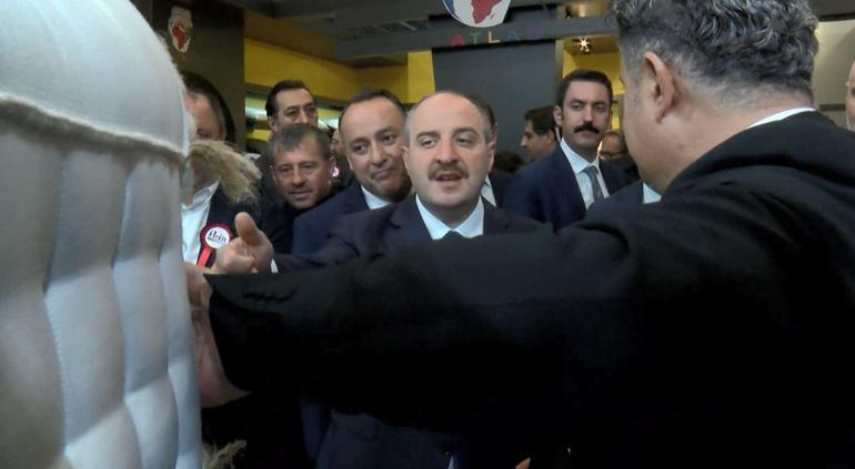 Bakan Varank: Yolları yemeyeceksiniz ama o yollar sayesinde birilerinin karnı doyacak