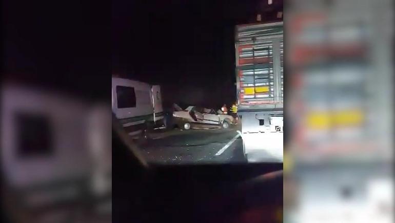 Suruçta pamuk yüklü kamyon ile otomobil çarpıştı: 1 ölü, 4 yaralı