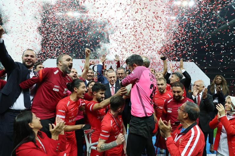 Dünya Şampiyonu olan Ampute Futbol Milli Takımına tebrik mesajları