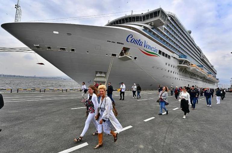 İzmire gelen turist sayısı, pandemi öncesi dönemi geçti