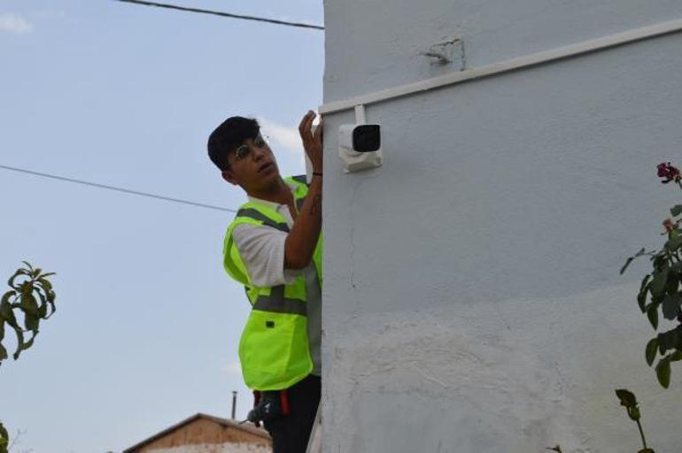 Elazığda kadın muhtarların köylerine güvenlik kameralı koruma