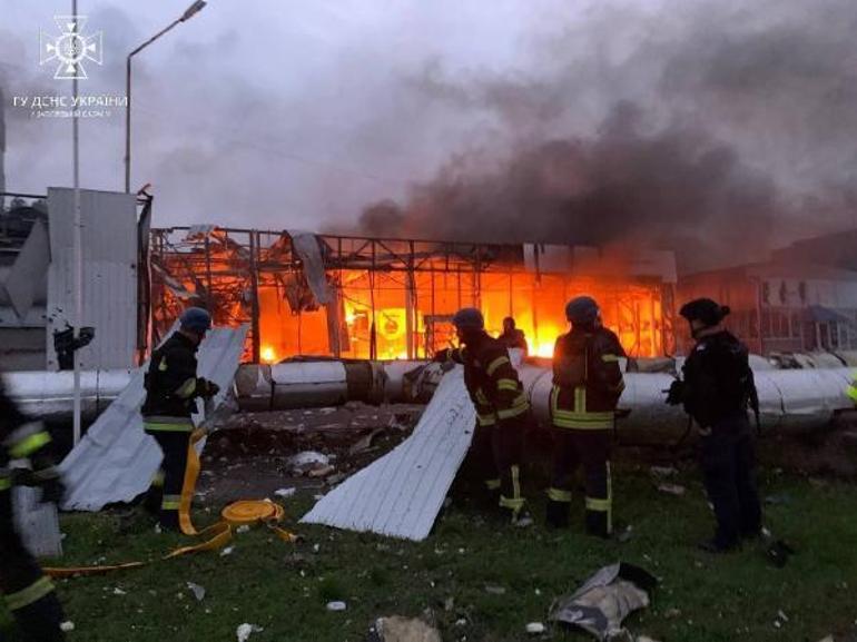 Ukraynalı yetkili Dzheppar: Zaporijya’da dün gece 15 patlama oldu