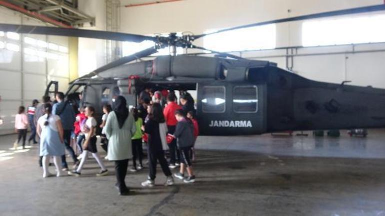 Dünya Kız Çocukları Gününde ilk kez helikoptere bindiler