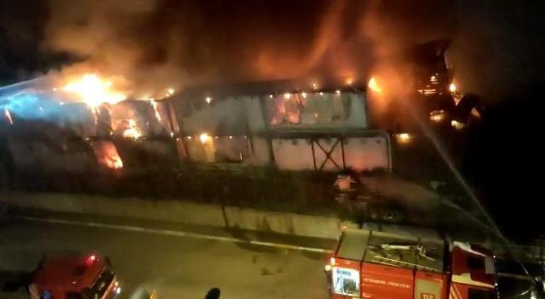 Esenlerde TOKİ Konutları inşaatı şantiyesinde yangın