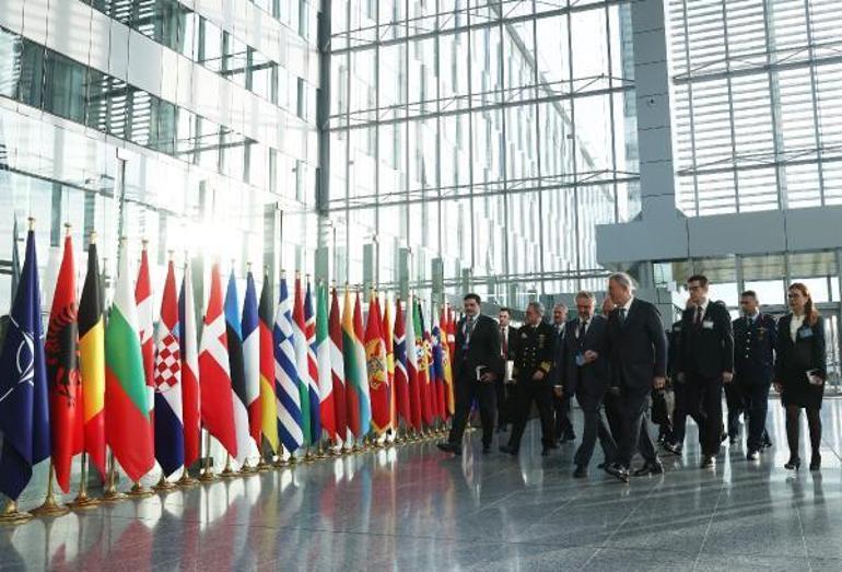 Milli Savunma Bakanı Akar, NATO Karargahında