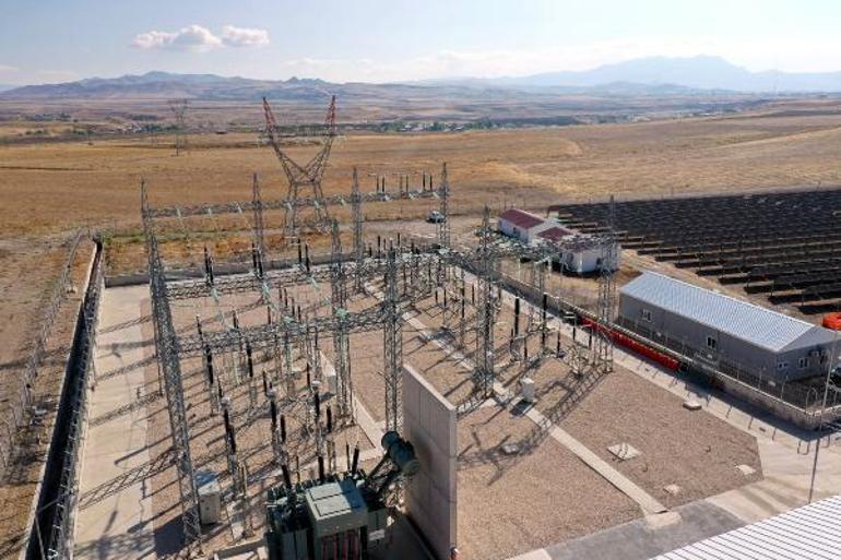 Güneş takip sistemli Van Arısu Güneş Enerji Santrali açıldı