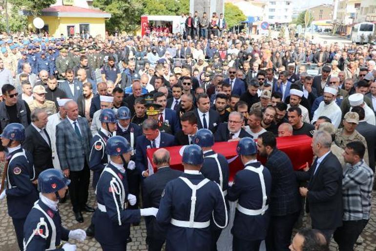 Şehit Uzman Çavuş Hanın cenazesi memleketi Vana geldi