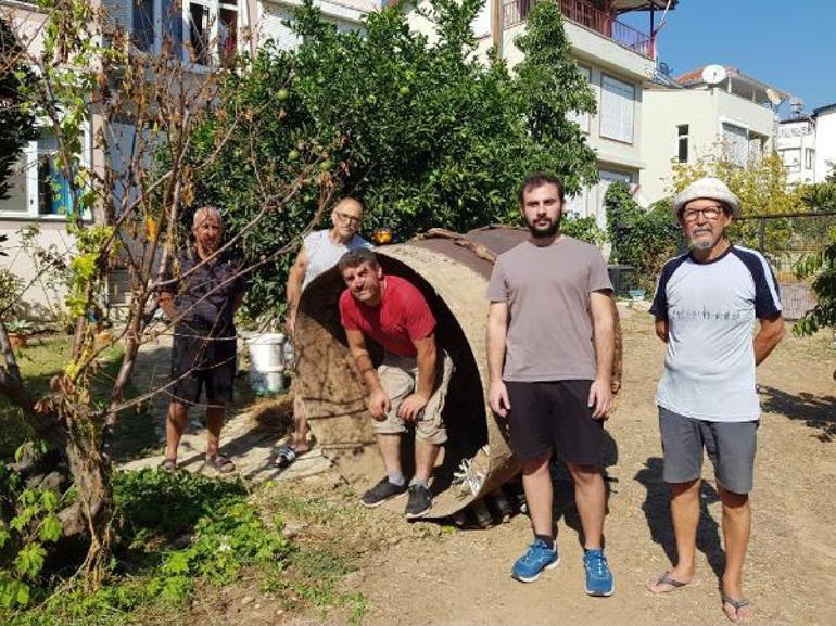 Su tankı basınçla patladı; 150 metre mesafedeki binanın duvarını yıktı