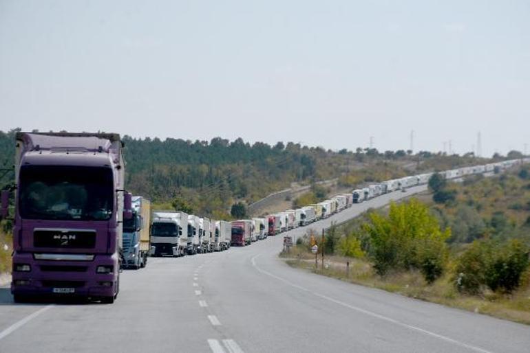 Hamzabeyli Sınır Kapısında, günlük TIR çıkış rekoru kırıldı