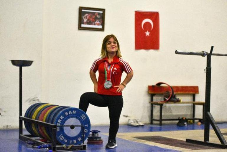 İş ararken şampiyon oldu