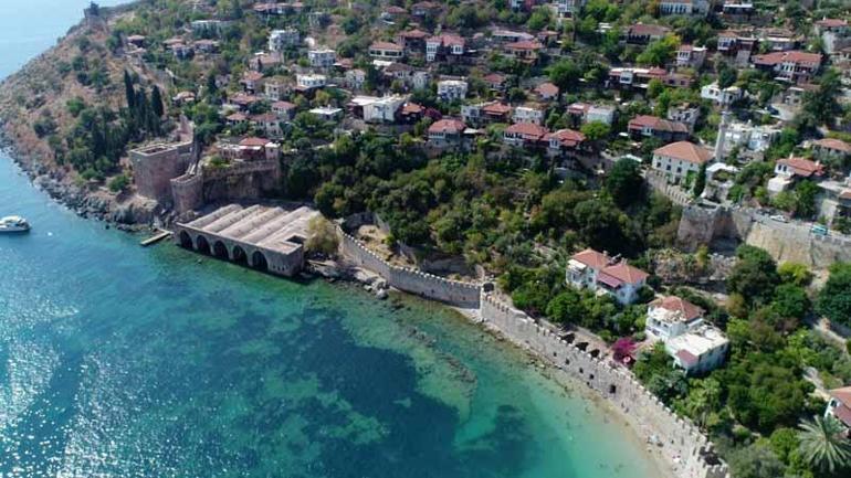 Alanya Kalesinde büyük keşif sert dalgalarla ortaya çıktı