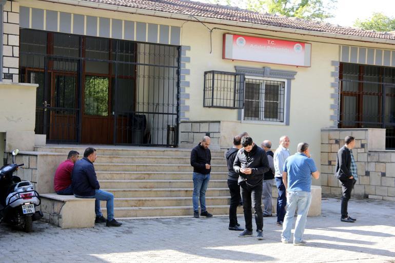 Otomobil devrildi: Yunus Emre ve Berkay öldü, 2 arkadaşları yaralı