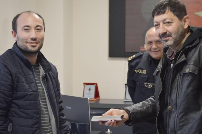 Yolda bulduğu 28 bin lirayı polise teslim etti