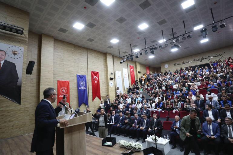 Bakan Kasapoğlu: Her alanda olduğu gibi sporda da çıtası en yukarıda olan bir Türkiye var