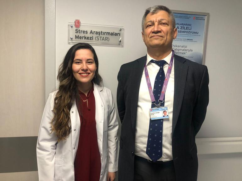 Maske takmamak için alışverişi bıraktılar