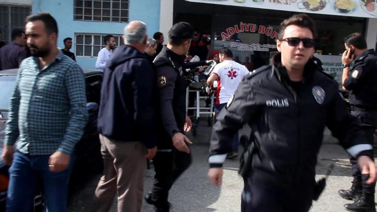 Duruşma sonrası kızına istismarda bulunduğu gerekçesiyle yargılanan sanığın babasını öldürdü