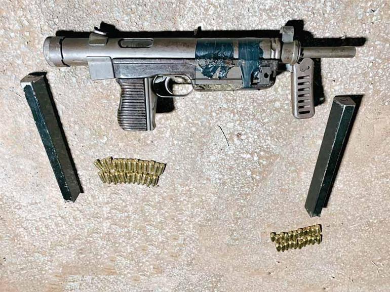 5 kilometre kaçtıkları otomobilden tabanca çıktı; ‘Kimin koyduğunu bilmiyoruz’ dedi