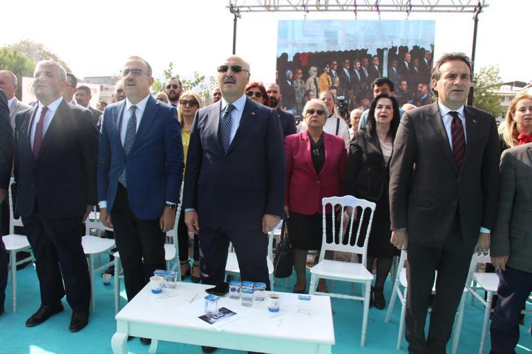 Erdoğan video konferansla katıldı; İzmirdeki muhtar hizmet binasına ilk harç döküldü