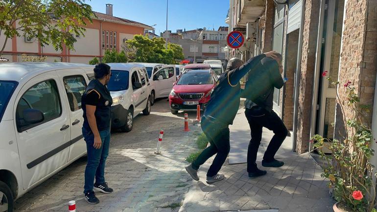 Misafirliğe çağırdıkları akrabalarının 3 milyon liralık altınlarını çaldırdılar