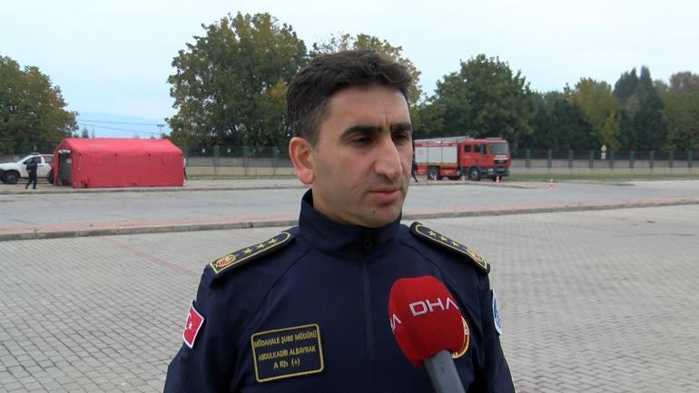 Annesi yanma tehlikesi geçirince itfaiyeci olmaya karar verdi; zorlu parkurda ter döktü