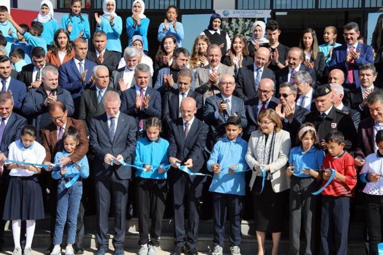 Mehmet Şimşek’in ismi, Gaziantepte okula verildi