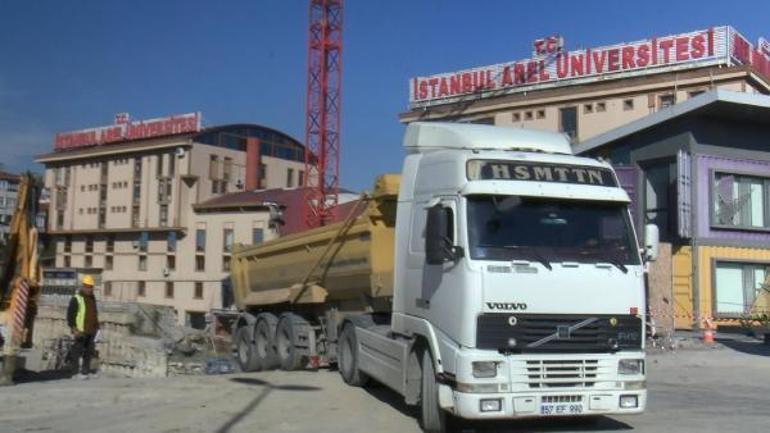 Arel Üniversitesi öğrencisi: İş makineleri ders sırasında üç kez teğet geçti