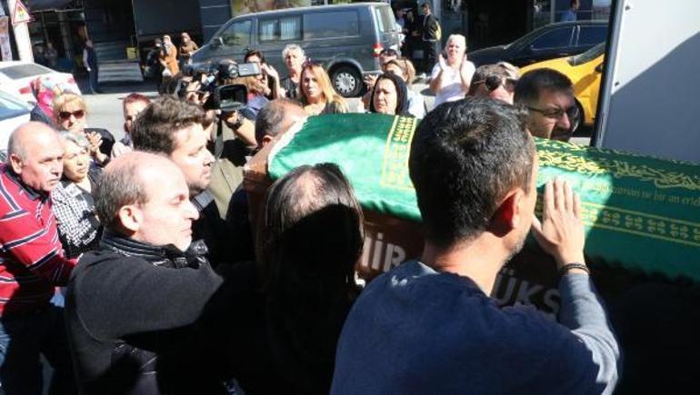 İş yerinde tabancayla öldürülen Hülya toprağa verildi, eşi aranıyor