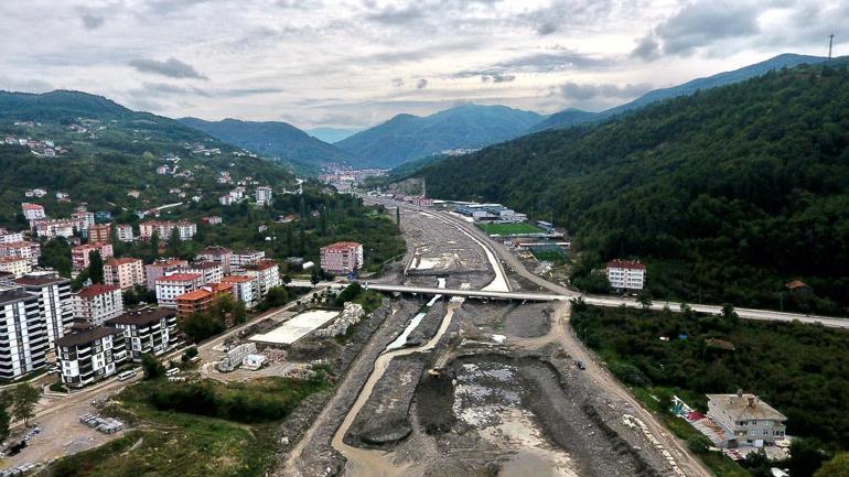 Validen, Ezine Çayı kenarında yapılacak okulla ilgili açıklama: Teknik olarak sıkıntı yok