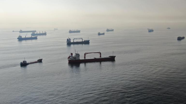 Zeytinburnu açıklarında gemi yoğunluğu