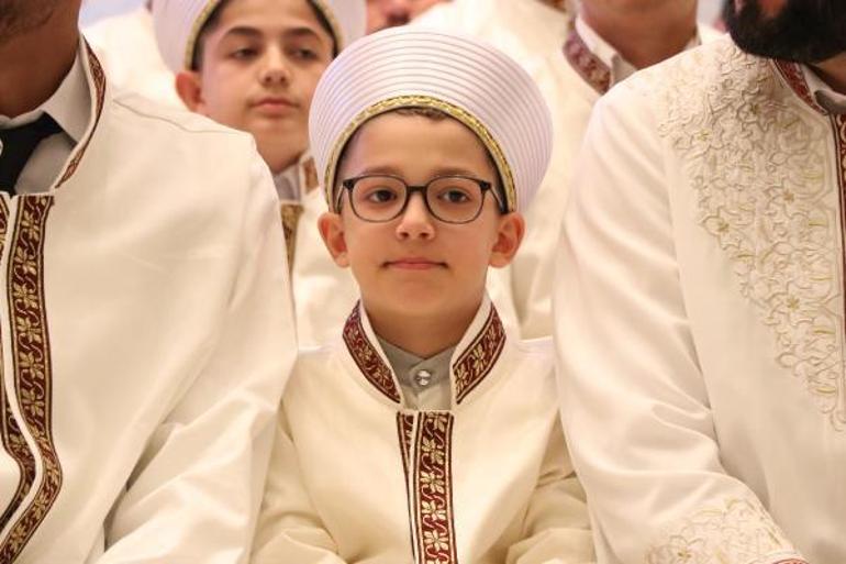 Diyanet İşleri Başkanı Erbaş, 101 hafıza icazet verdi