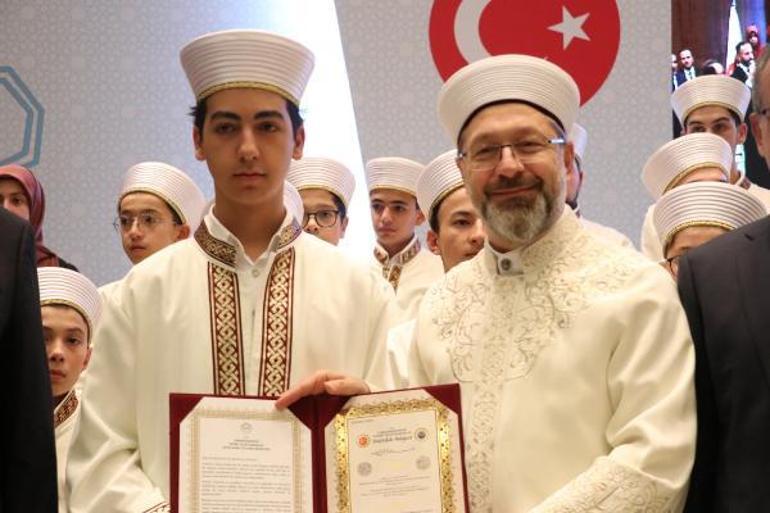 Diyanet İşleri Başkanı Erbaş, 101 hafıza icazet verdi