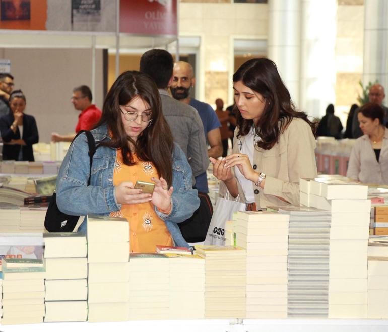 İzmir Kitap Fuarı açıldı; 10 gün ziyaret edilebilecek