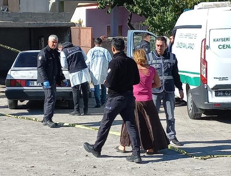 Kayseride 2 kişi, garajdaki otomobilde ölü bulundu