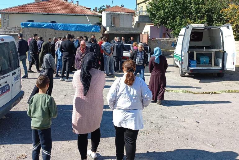 Kayseride 2 kişi, garajdaki otomobilde ölü bulundu