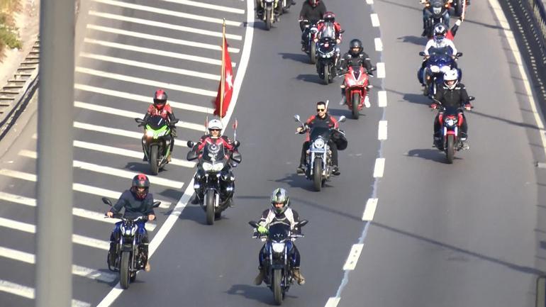 Motosikletlilerden Cumhuriyet Bayramı korteji
