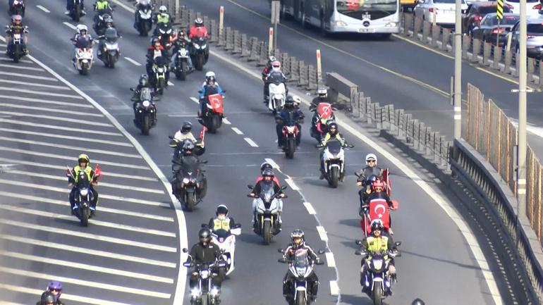 Motosikletlilerden Cumhuriyet Bayramı korteji