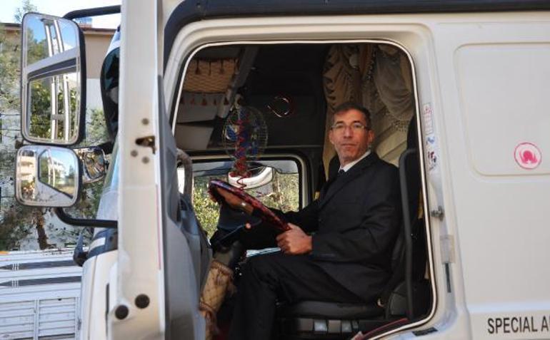 Damat, TIRını gelin arabası yaptı