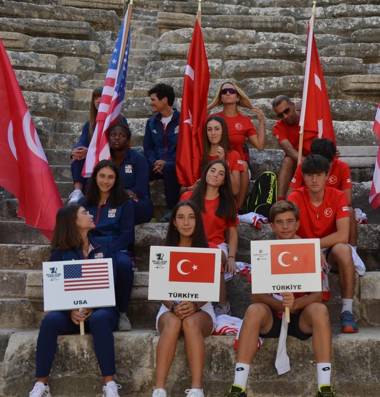 Teniste Dünya Gençler Şampiyonasının basın toplantısı Aspendos Antik Tiyatrosunda yapıldı