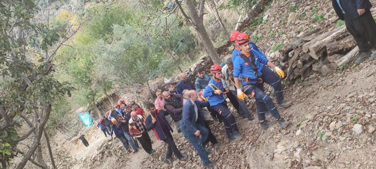 Zeytin toplarken uçurumdan düşerek hayatını kaybetti