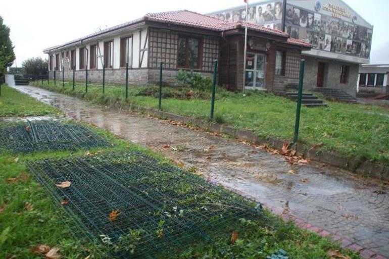 Belediye Kuran kursu tabelasını indirip suyu kesti, mahkeme tahliye durdurma kararı verdi