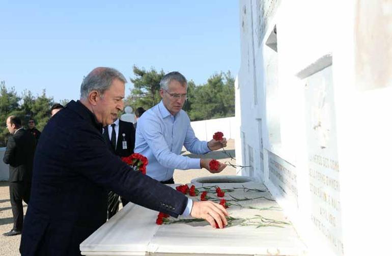 NATO Genel Sekreteri Stoltenberg ile Bakan Akar, Şehitler Abidesini ziyaret etti