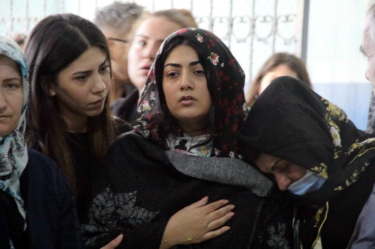 İzmir depreminde balkondan atlayan Efe, toprağa verildi