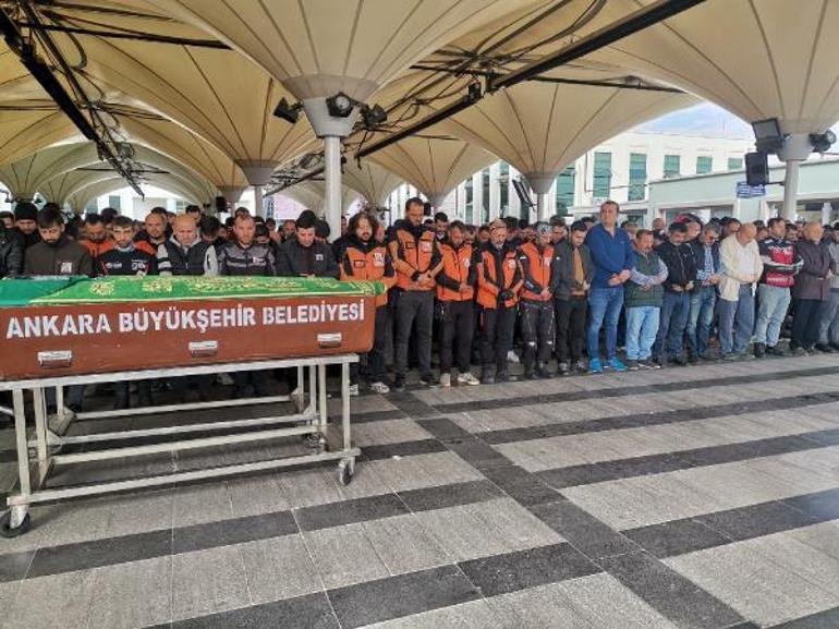 Yol verme kavgasında öldürülen motokurye Samet toprağa verildi