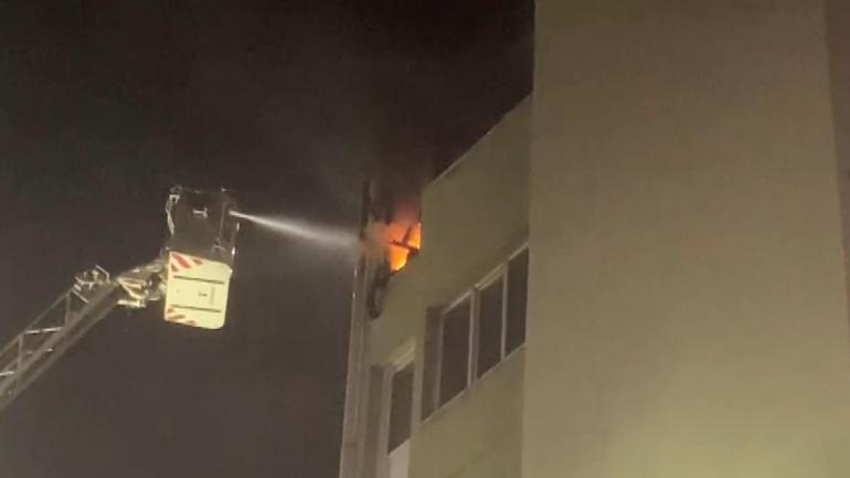 Başakşehirde ayakkabı imalathanesinde yangın çıktı