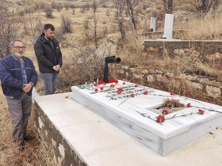 Ölümünün 11inci yılında DHA muhabiri Cem Emir, mezarı başında anıldı