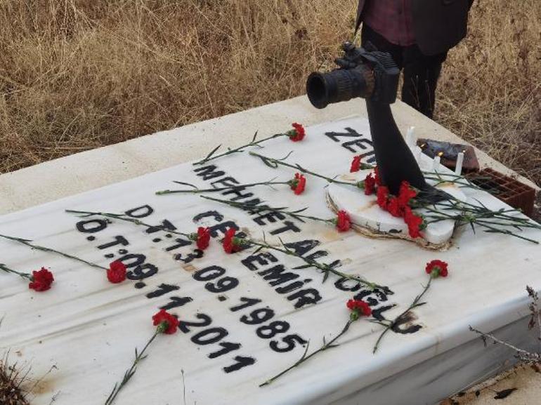 Ölümünün 11inci yılında DHA muhabiri Cem Emir, mezarı başında anıldı