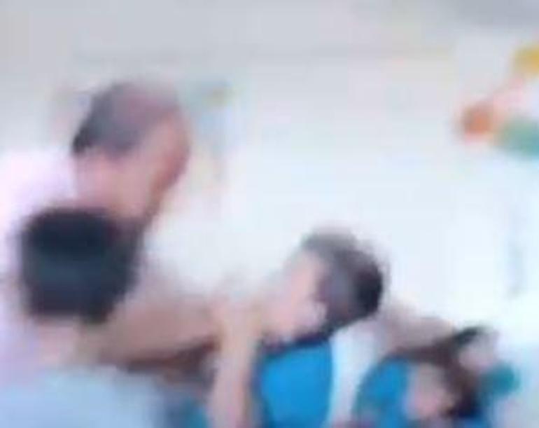 Öğrencisinin boğazını sıkan öğretmen açığa alındı