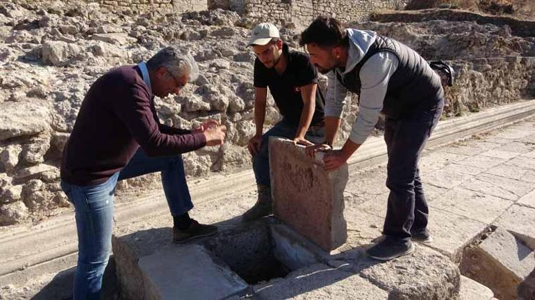 Alexandria Troas Antik Kentinde 1900 yıllık 2 atık su kanalı bulundu