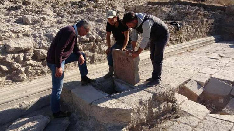 Alexandria Troas Antik Kentinde 1900 yıllık 2 atık su kanalı bulundu